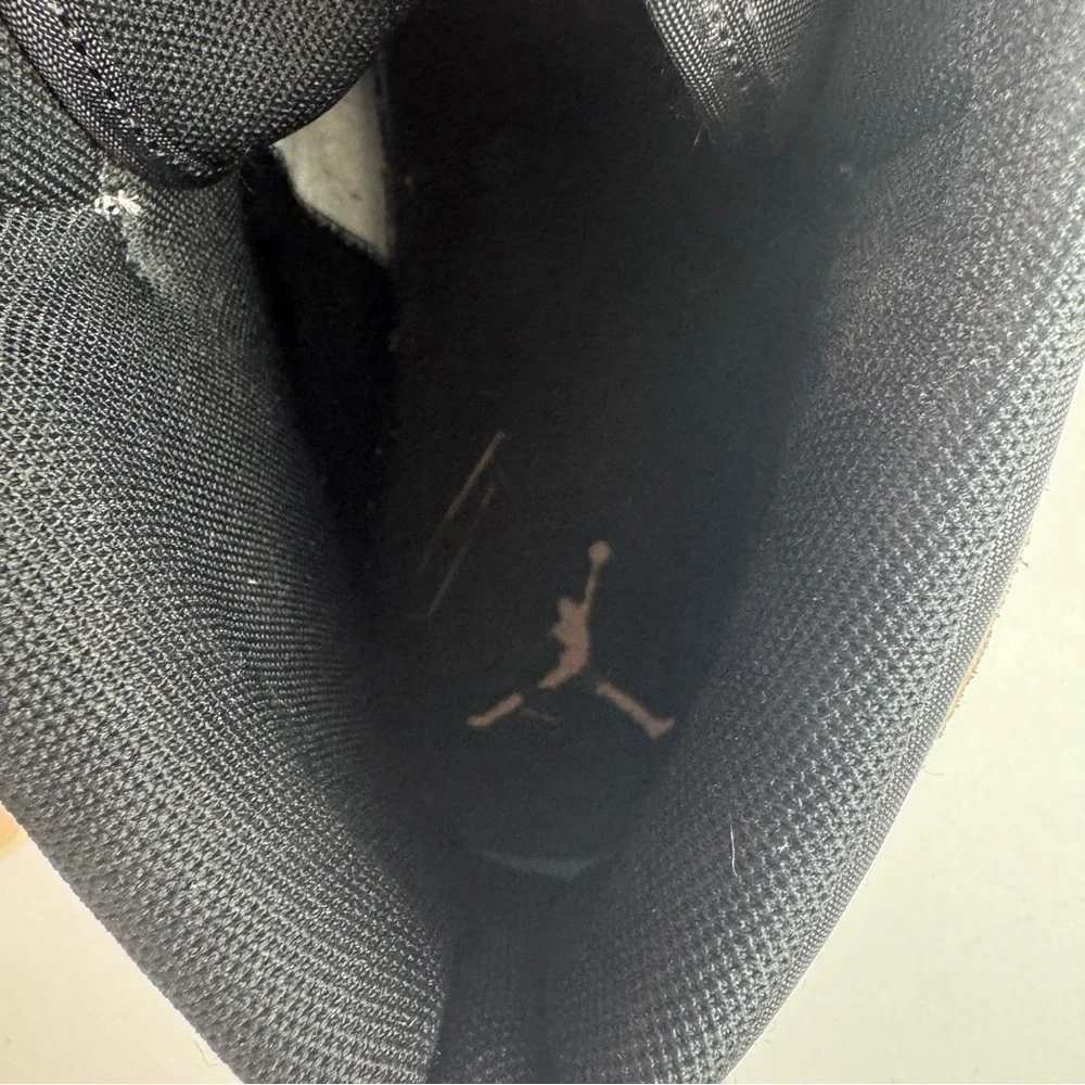 Air Jordan 1 Mid SE Crimson Tint Men’s Size 12 Pink Laces 852542-801